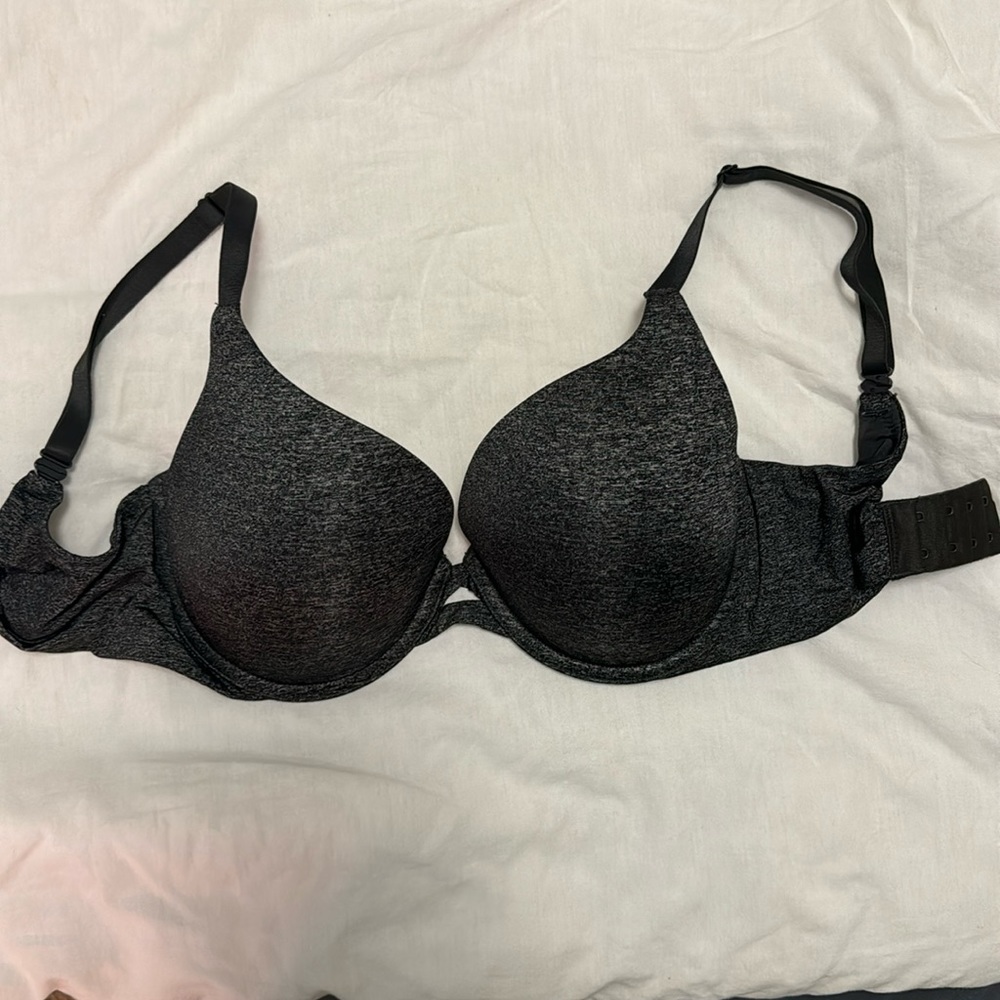 Victoria’s Secret bra 34D